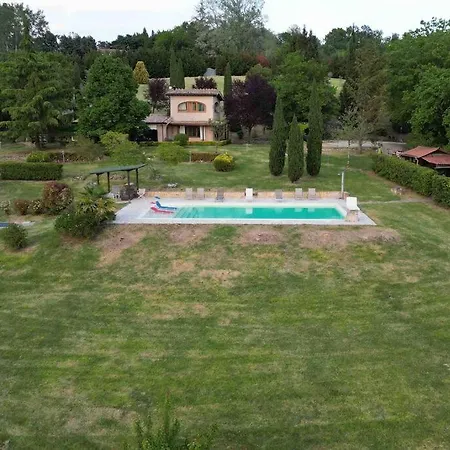 Magical Umbrian And With Pool! Quadrelli
